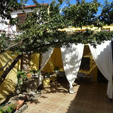 Bed & Breakfast Domu Incanto Sa Domu Sarrabesa 3*